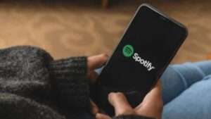 Spotify's Newest Android Beta Triggers Unexpected Crashes the Festive Season