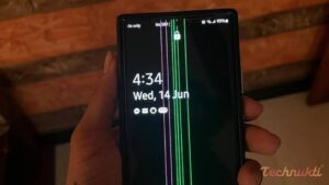 Samsung's green and pink line problem returns