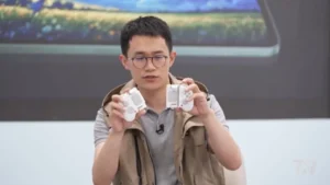 Redmi Unveils Split Game Controller with Xbox Compatibility Perfect for Mobile Gaming