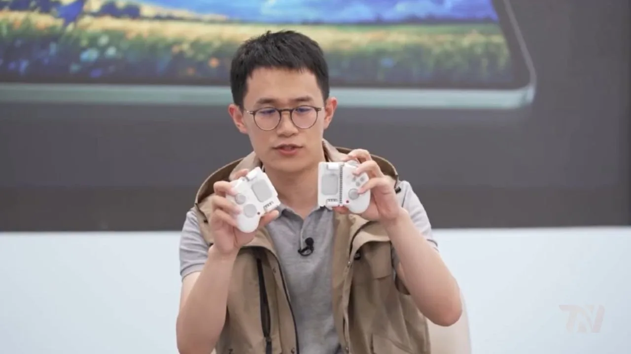 Redmi Unveils Split Game Controller with Xbox Compatibility Perfect for Mobile Gaming