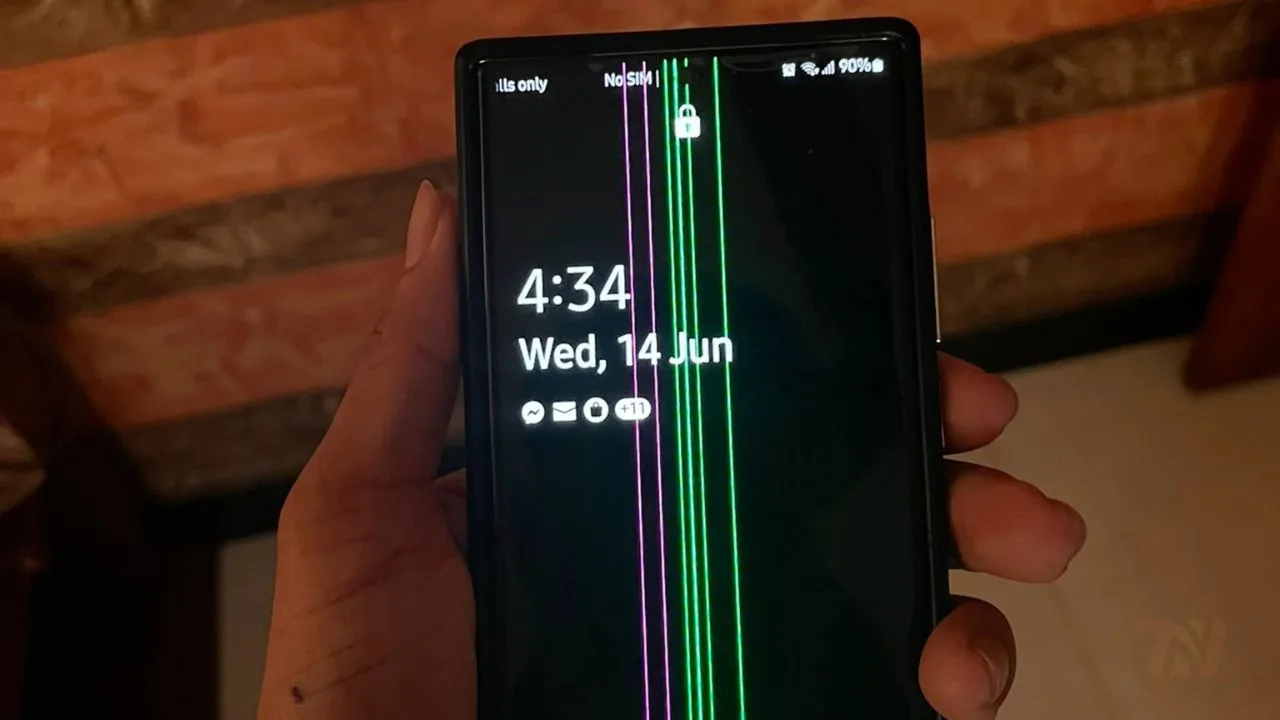 Samsung Offers Free Screen Replacements for Green Line Issue - Extended Till September 2025