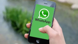WhatsApp Permanently Ending Service on Older iPhones & Androids